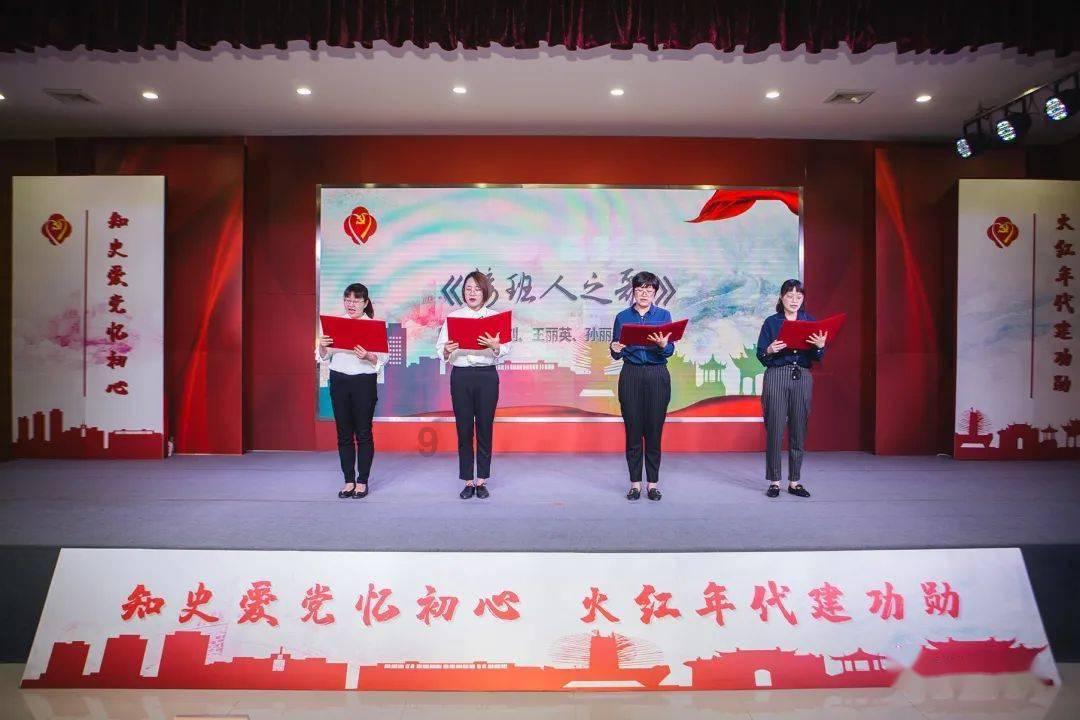 铁笼中的小鹿逃脱
