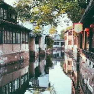 逃离违建房屋9